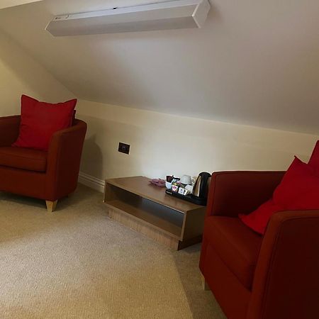 The Lion Hotel Blaenavon ภายนอก รูปภาพ