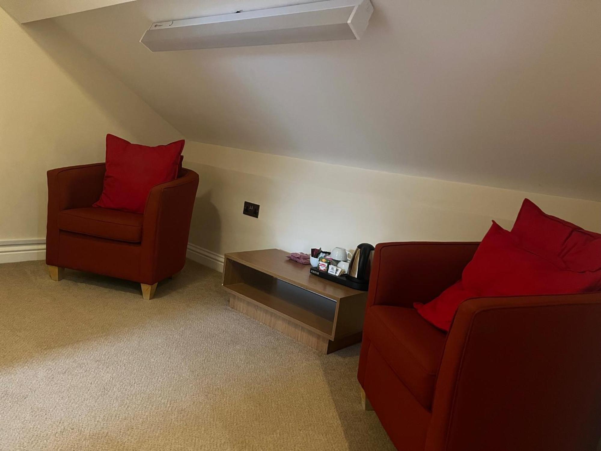 The Lion Hotel Blaenavon ภายนอก รูปภาพ